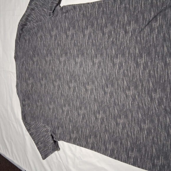 Hollister Gray and Red Men's Shirt - Picture 5 of 6